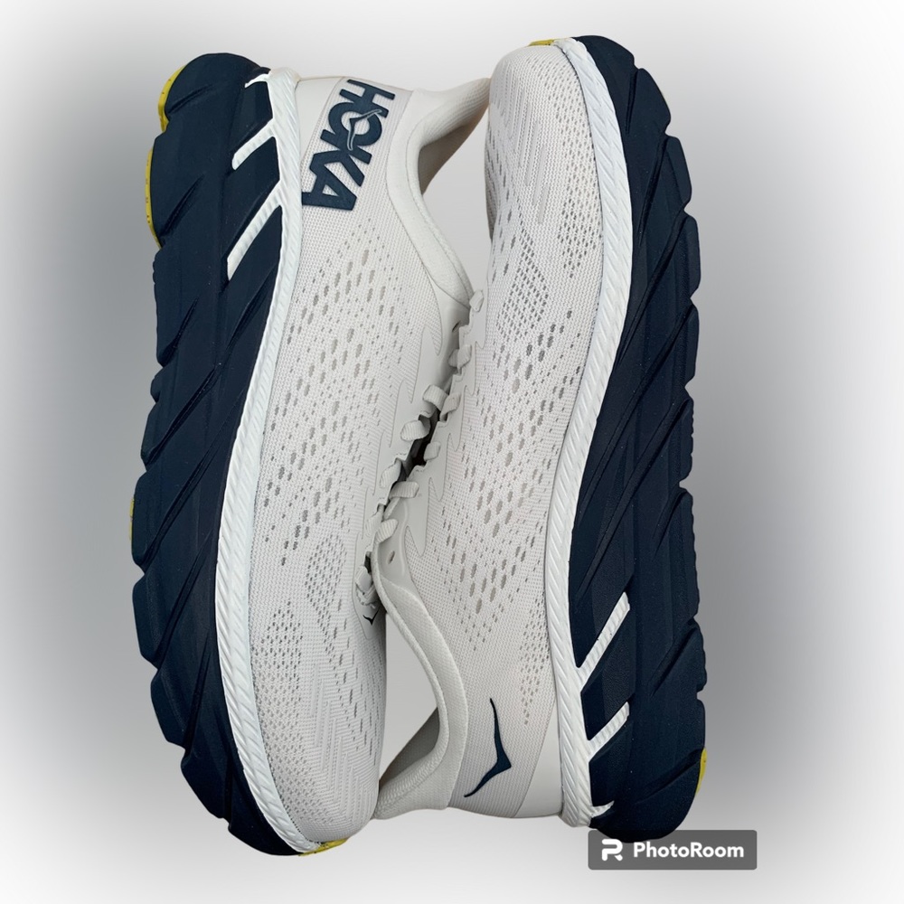 Hola W Clifton 7 Running Shoes. Men’s size 9 new without tags, never worn.